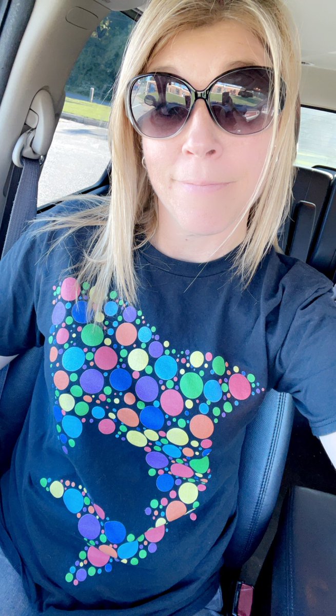 kellprice14's tweet image. Those who were still around @Sandalwood_BCPS when I asked for a picture. #wearebettertogether Happy International Dot Day! #PACKS #shiverofsharks #sharkdotsforthewin @EricWilson42 @MrsValAlexander