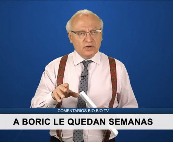 MatiasBellolio's tweet photo. Mosciatti: A #Boric le quedan semanas.
Lo malo es que nos arrastrará a todos al abismo.
Gobierno amateur e inviable. Sillas musicales, amiguismo y poca preparación para los cargos. Un presidente sin talante.
Los #500DíasDeBoric están cerca. 
https://t.co/7cziE5VpMf vía @YouTube https://t.co/rqUbAmSkRo