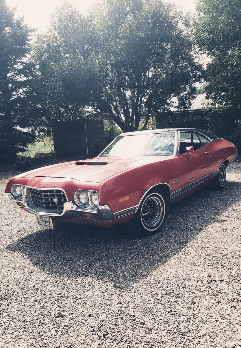 Beautiful '72 Ford Gran Torino