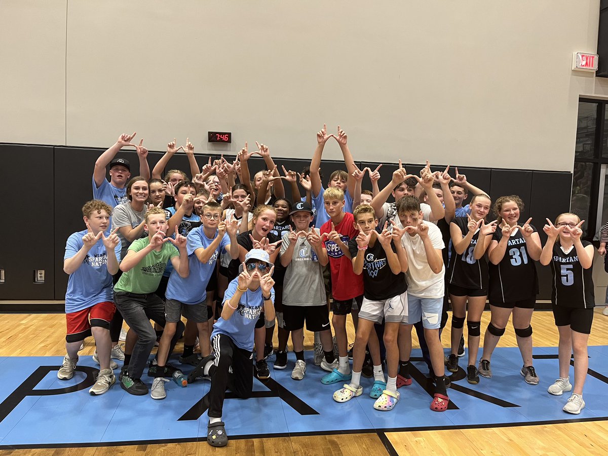 7th Grade Spartans took the win in a hard fought game vs. CAL! So proud of these girls…s/o to our AMAZING student section for cheering us on! 🏐