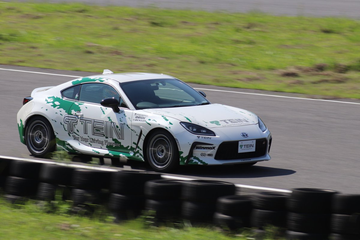 TEIN_INC_E's tweet photo. #TEIN Demo Car Specs💁‍♂️

All #democar, including #GR86 &amp; #BRZ, are running on #RESPO #ProType engine oil‼️
Works well on streets as well as at tracks👍

👇Check their web for lineups👇
https://t.co/e9MpZaf2mg

#ToyotaGR86 #SubaruBRZ #ZN8 #ZD8 #FA24
#RespoOil #EngineOil https://t.co/DA5tkbvHVC