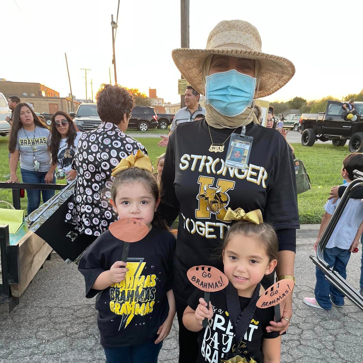 GoMightyBrahmas's tweet photo. J.R. PΓ©rez Elementary students, teachers, and administrators had a great time at the #HomecomingParade! Thank you PΓ©rez Panthers for making great memories! #GoBrahmasGo! ππΎπππ£ #KISDUnited #TeamKISD @PerezCissy https://t.co/iskPGcdS7I