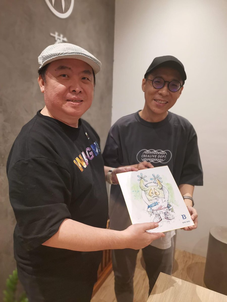 Congrats to <a href="/BirdBirdNFT/">birdbirdnft.bnb | EdwardYoung.ytjt ❤️ $BLOCK</a> 1st anniversary, great gathering with <a href="/meetfauzanhere/">Kur-Kur | Fauzan.YTJT</a> @RoachPunks <a href="/WoodGangNFT/">WoodGang</a>! Thank you Edo for drawing #KodekkusuBrothers! #LFG