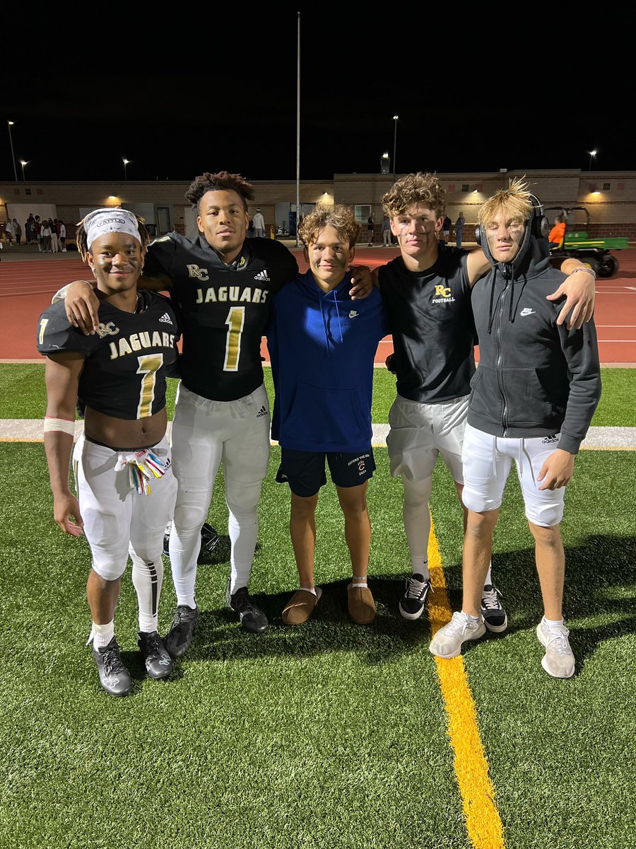 A backyard brawl between <a href="/TeamFullGorilla/">Team Full Gorilla</a> 23’ ATH <a href="/dean_chisolm/">Dean Chisolm</a> 23’ ATH <a href="/deandrehorn9/">DeAndre Horn</a> 26’ QB <a href="/TevinStokes_/">Tevin Stokes</a> 24’ ATH <a href="/AustinBowker3/">Austin Bowker</a> &amp; 24’ DB <a href="/WRosenmeyer/">Will Rosenmeyer</a> always family after competition🦍🏈💯 #ballers #ifyouballyoullgetthecall #skorillas #gorillwarfare #OAGAAG