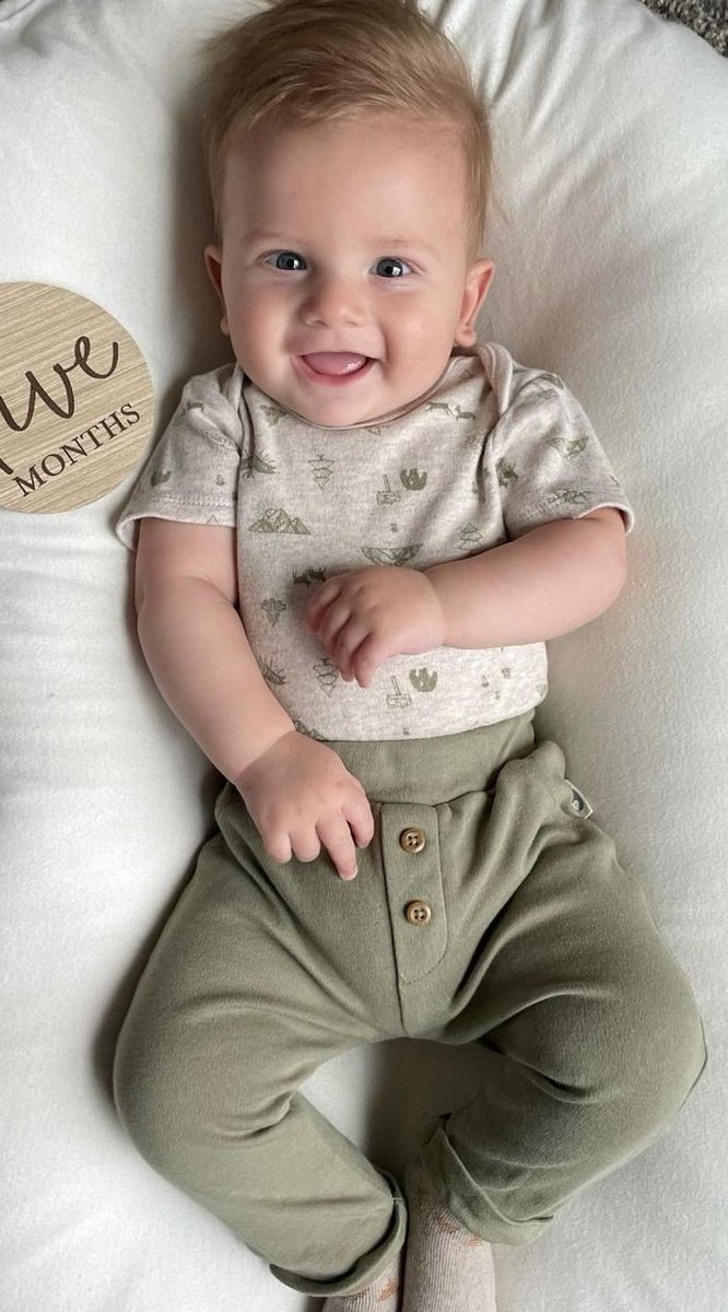 PRINCHNRIK's tweet photo. ᅟᅟᅟᅟ
ᅟᅟᅟᅟFui brigar com Philip, dizendo que ele não deveria chamar outros de titio. Olha a cara só meliante.ᅟᅟᅟᅟ
ᅟᅟᅟᅟ https://t.co/4OuC2P2Thk