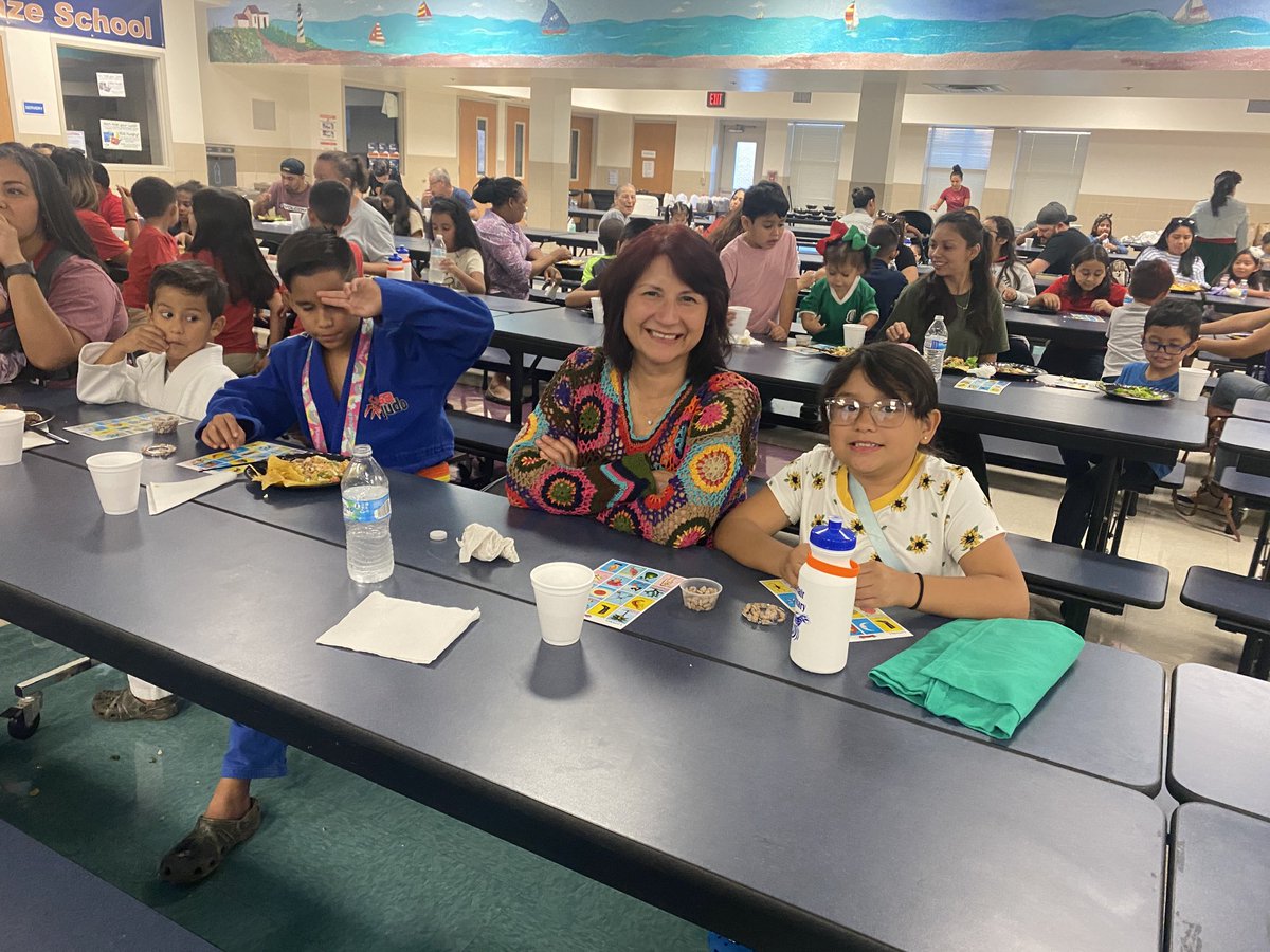 Kicking off Hispanic Heritage Month with Lotería Night <a href="/MES_Roadrunners/">Montclair Elementary</a>. Thank you  PTA for organizing a fun night with great food from <a href="/Chiloso_mexican/">Chiloso</a> #TheGISDEffect