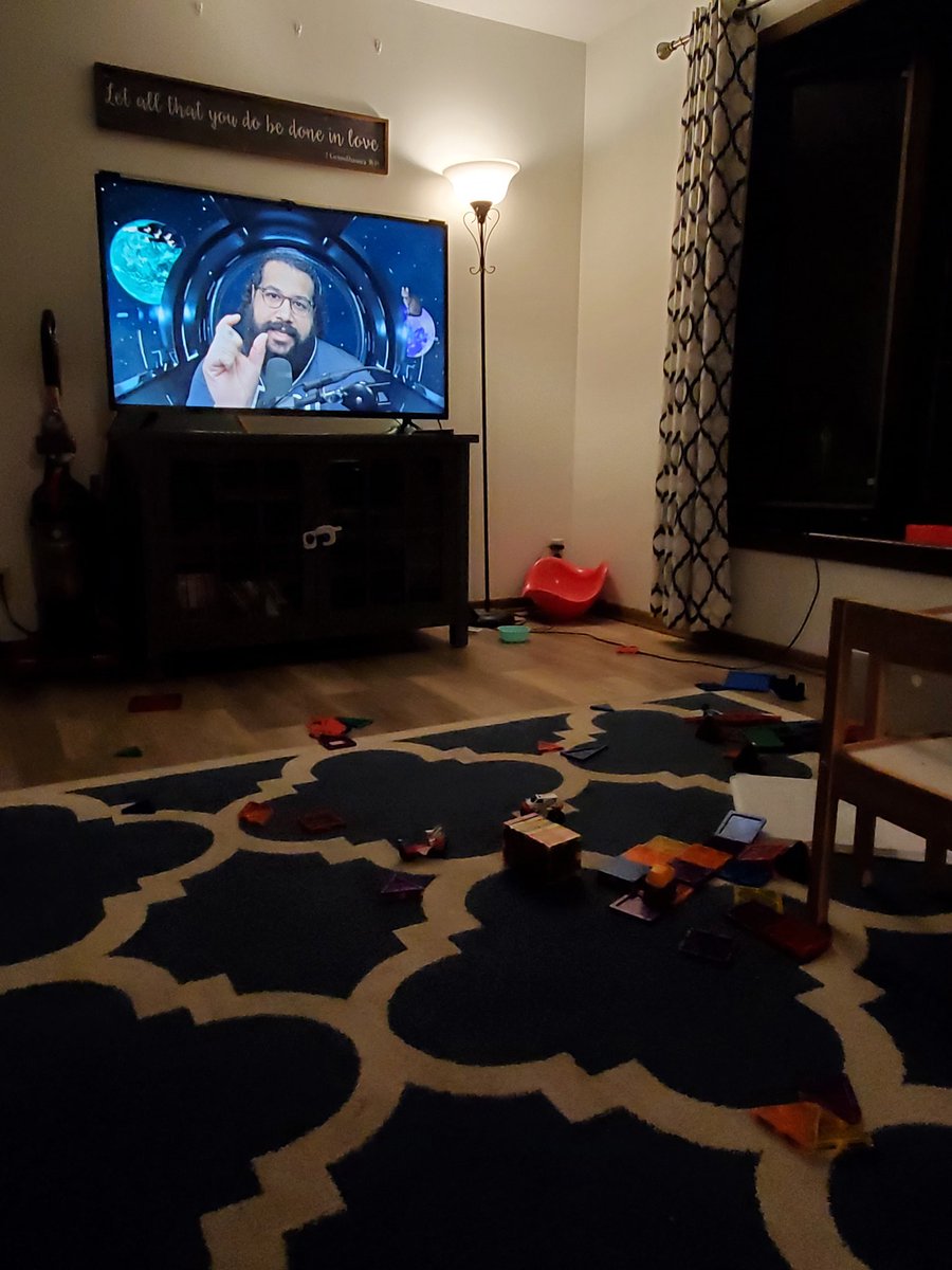 SerenaRue2's tweet image. This is what it looks like to balance #learningcode with #work and #parenting. Learning #CSS with #100Devs class 4 while picking up @Magnatiles