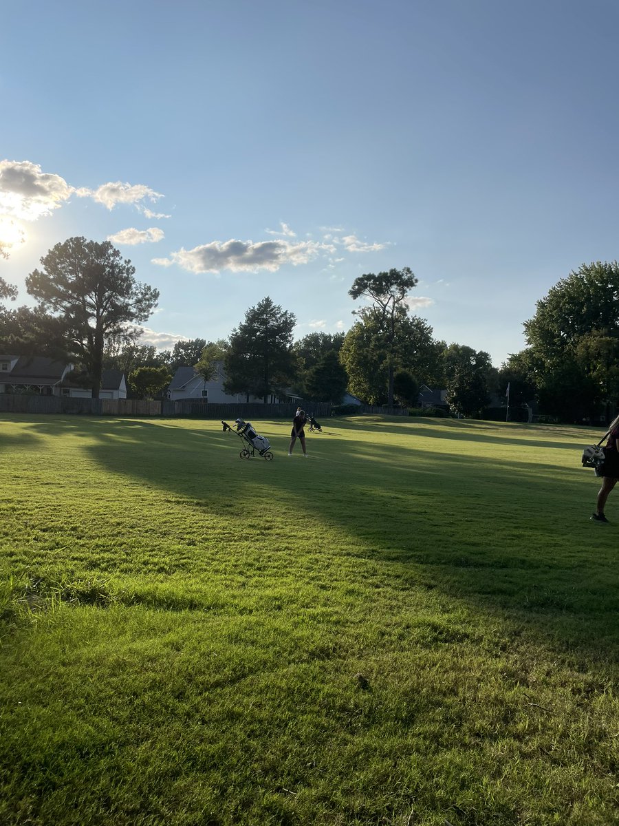 GirlsGolfCville's tweet photo. The Lady Dragons ended the regular season this afternoon with a win over Millington HS, 89-102! Congrats to Ella Penke (Sr.) on being the medalist in the match, with a score of 38! Kelsey Smith (Sr.) shot 51. @GoDragonsGo_ https://t.co/1TCV0aGM8P