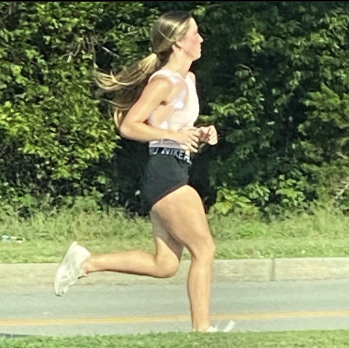 DrAngieLee's tweet photo. Chasing a dream 💖🌈💪 @graciesolomon30 #tracktraining #hergrind https://t.co/OuWuppfzIK