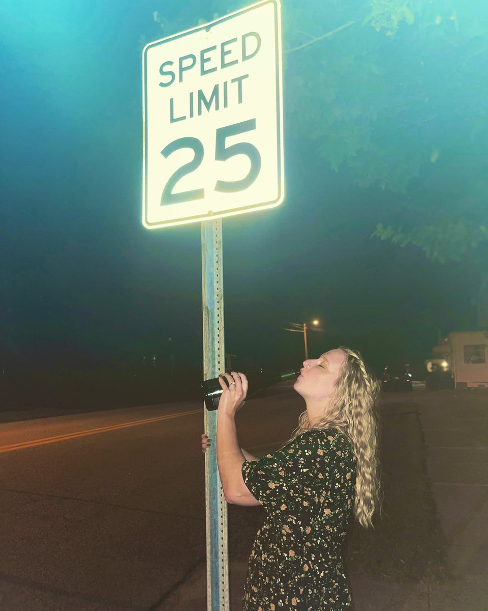 thatkiderica's tweet photo. How I feel about turning 25 https://t.co/4gvSLrmn3I