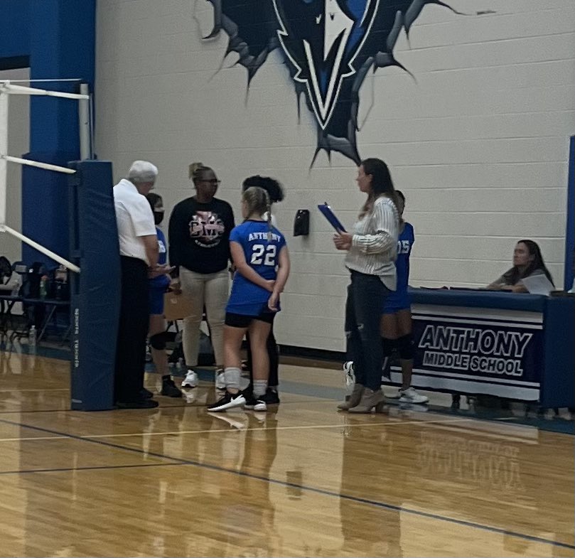 kerduncschae's tweet photo. #kryseesissy helping lead her team to a WIN!!!  Great job, Lady Ravens! @ELARwithMrsKey @terib05 @VogtislikeVote @DrAnthonyMS @ravens_anthony @CFISDAthletics @CyFairISD @ray_zepeda1 @SuptMarkHenry https://t.co/oMlz6VBGak