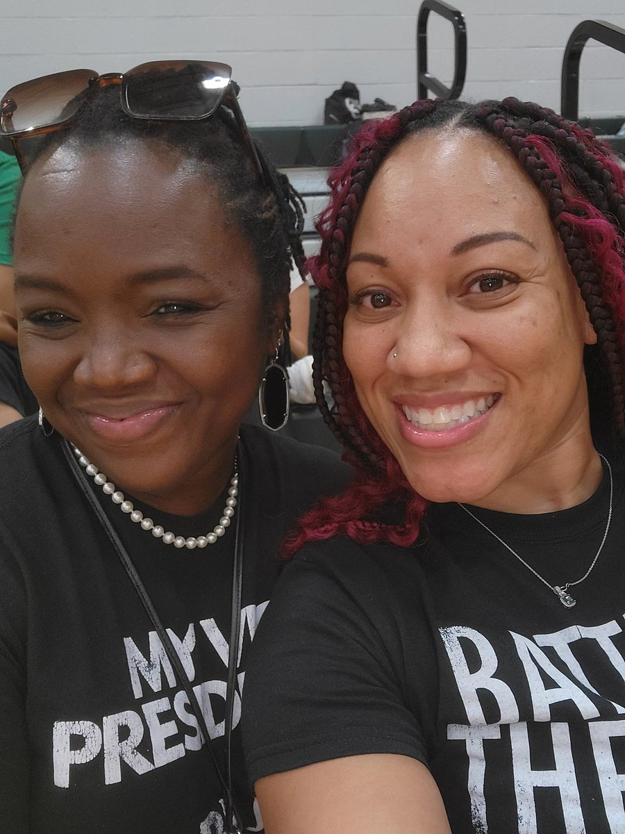Counselor_Adams's tweet photo. Enjoyed watching the 7B Girls battle Cardiff to Victory!! #mayde2win #ladygators @Coach23Harvey @MCJHGators #mayde4this https://t.co/Doir5D9x80