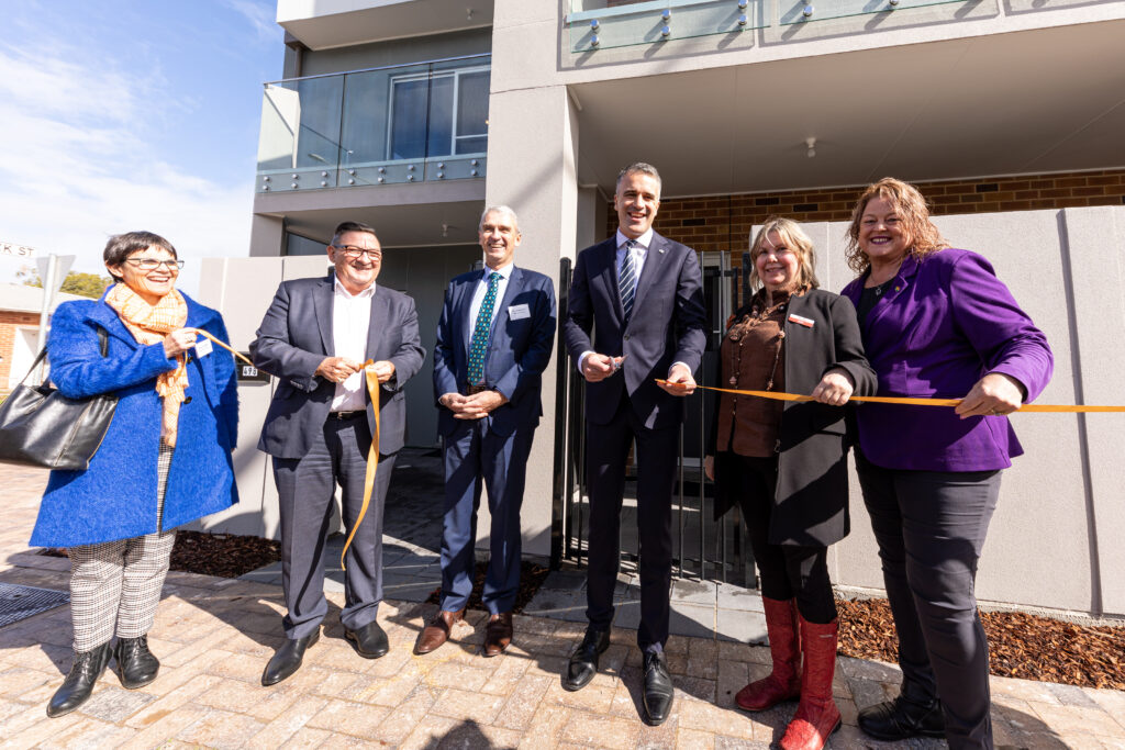 chcofsa's tweet photo. Congratulations to Westside Housing on the launch of its latest affordable housing project. Located in Kilburn, the project comprises of one and two-bedroom townhouses rented at a 25% discount to people struggling with the private market: https://t.co/zAuJUgT173 https://t.co/LAa5QBkSmf