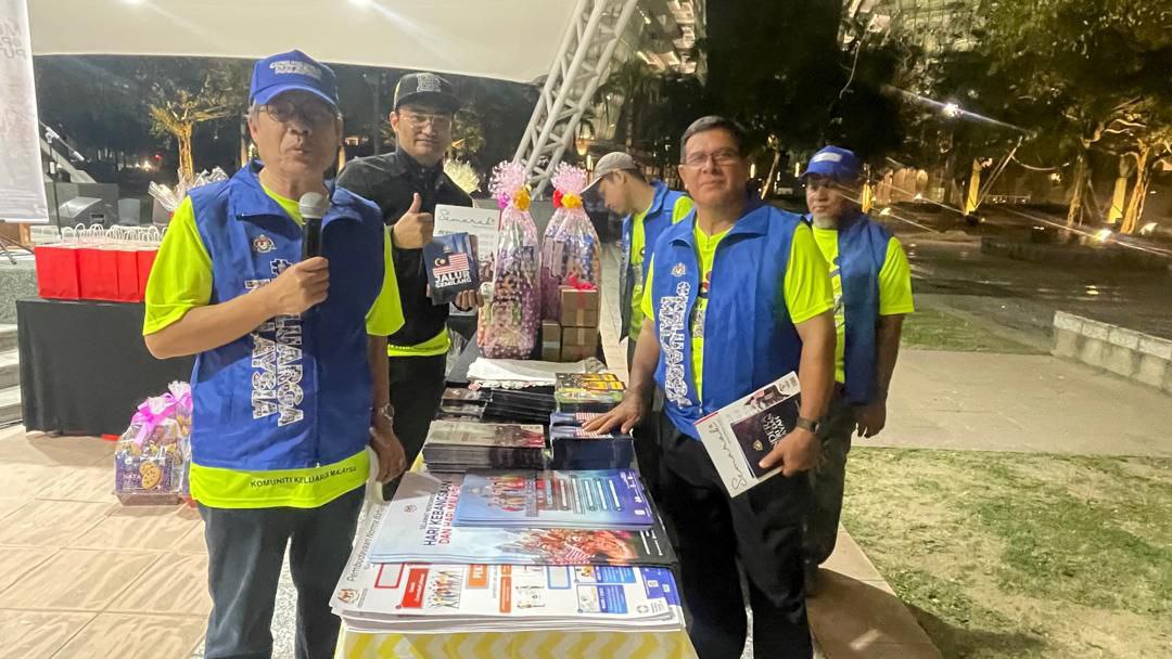 JaPenWPKL's tweet photo. #KomunikasiKita
#KeluargaMalaysiaTeguhBersama
#HKHM2022
#merdeka2022
#merdeka65
#KLCeria
#CMSWPKL https://t.co/HsuAQUnms1