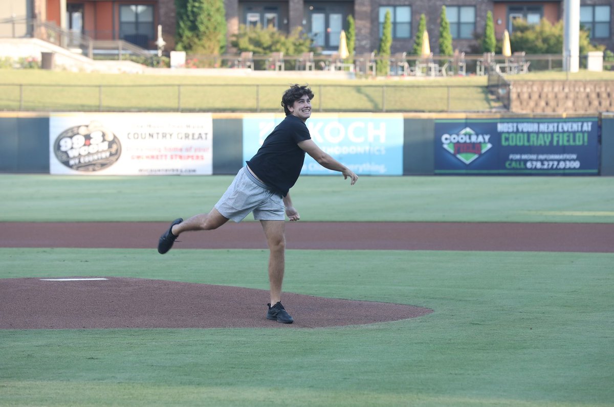 SoFoNation's tweet photo. Congrats to @BaylorHicks for throwing out the 1st pitch at tonight’s @GoStripers game! Baylor was recognized for committing to play baseball next yr @CULionsBaseball Proud of you Baylor @KeithGravitt @ldubillson @SoFo_Basketball https://t.co/8J2xy8sgPv