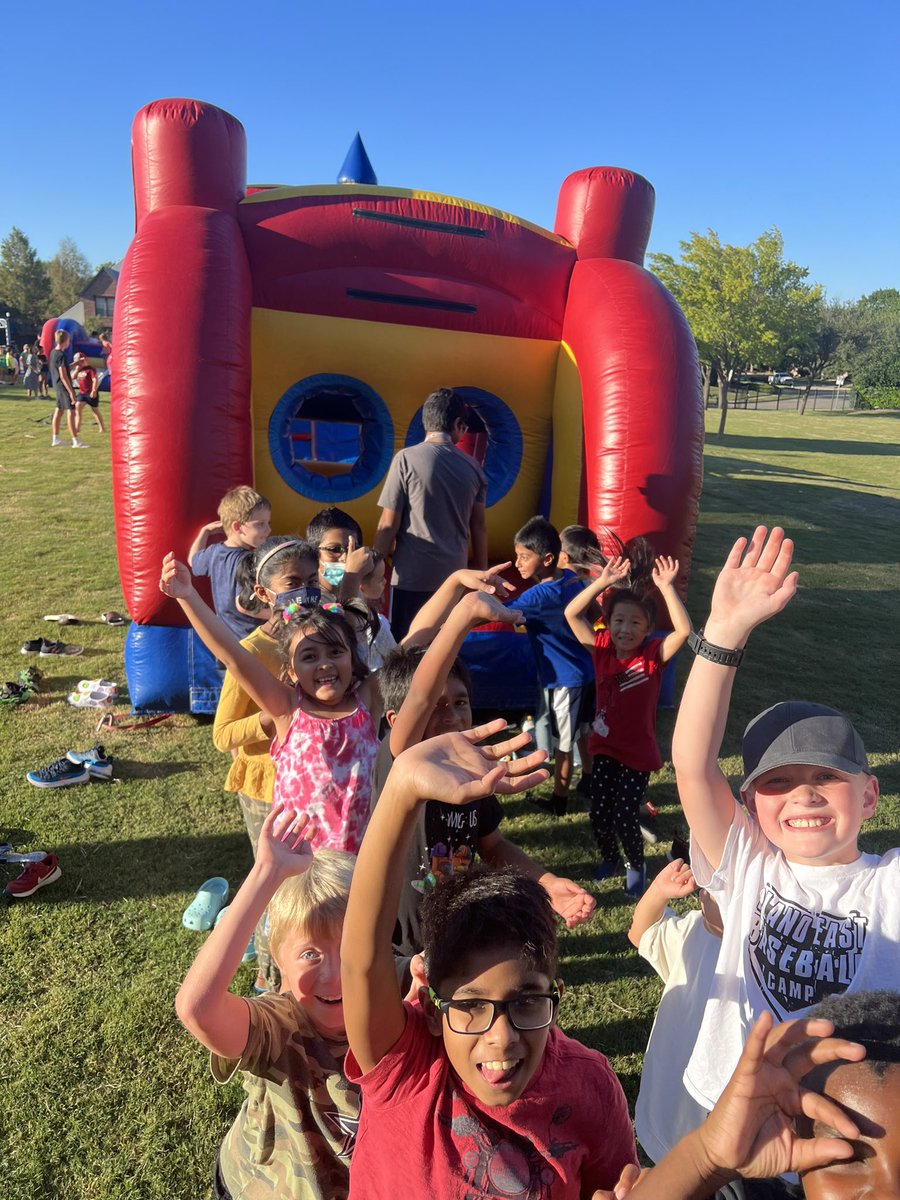 BoonPatriots's tweet photo. The Ice Cream Social was a hit!  Thank you Boon PTA! https://t.co/wJr5Ljq9Z3