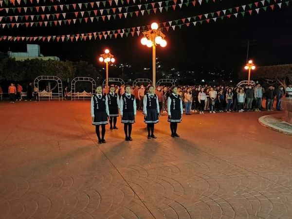 #Tecomatlán | Izamiento de Bandera conmemorativo al 212 aniversario del inicio de la lucha por la Independencia de #México.