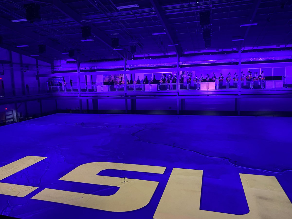 _Ryan_C's tweet photo. A great evening celebrating @lsu and @LSU_Foundation’s Fierce For the Future campaign. They exceeded their goal 3 years early! The ripple from this effort will be felt for generations to come across Louisiana! #lagov #lalege https://t.co/ykhMHmpIsf