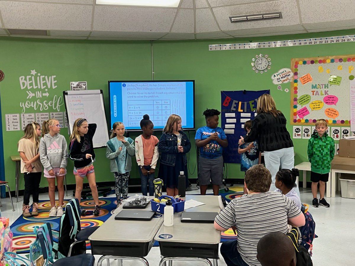 jenn4teach's tweet image. We are having fun in 2nd grade @gardendaleel with our math activities this week. I love seeing the excitement during the math block. @JefcoedK_5 @AMSTI4all @CharlaBalogh @AngieBean618 #amstimath #countingcollections