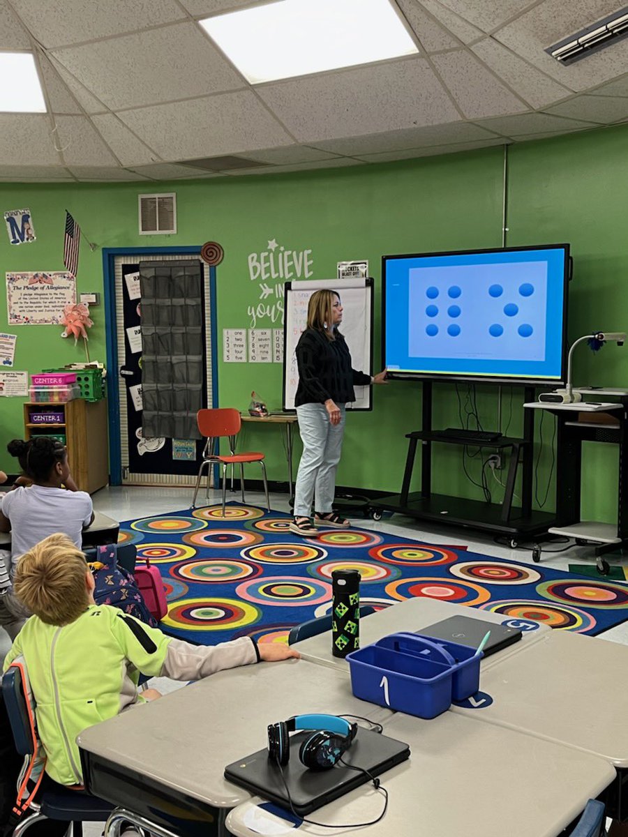 jenn4teach's tweet image. We are having fun in 2nd grade @gardendaleel with our math activities this week. I love seeing the excitement during the math block. @JefcoedK_5 @AMSTI4all @CharlaBalogh @AngieBean618 #amstimath #countingcollections