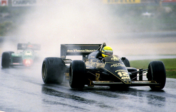 Formula1Verse's tweet photo. @Mclaren_WF1 @CearaSC @ferraridosexo @Brabham_F1V @SkoalBanditF1 @laudaracingwf1 @Tyrrell_F1 @WRacingF1V @MorningF1SM @Guccif1v QUALY - 🏁🇨🇦🌧️

- Ayyyrtoon Senna é do Braaaasiiiil!!! @AyrtonF1V (@Brabham_F1V) É O POLE POSITION NO MEIO DA TEMPESTADE
-@NelsonPiquetF1V (@Mclaren_WF1) tem bom qualy e fica no encalço na P2
- Johansson coloca a @MorningF1SM na P3 e com @stefbellof (@TeamLotusF1V) logo atrás https://t.co/q54MDT7AFd