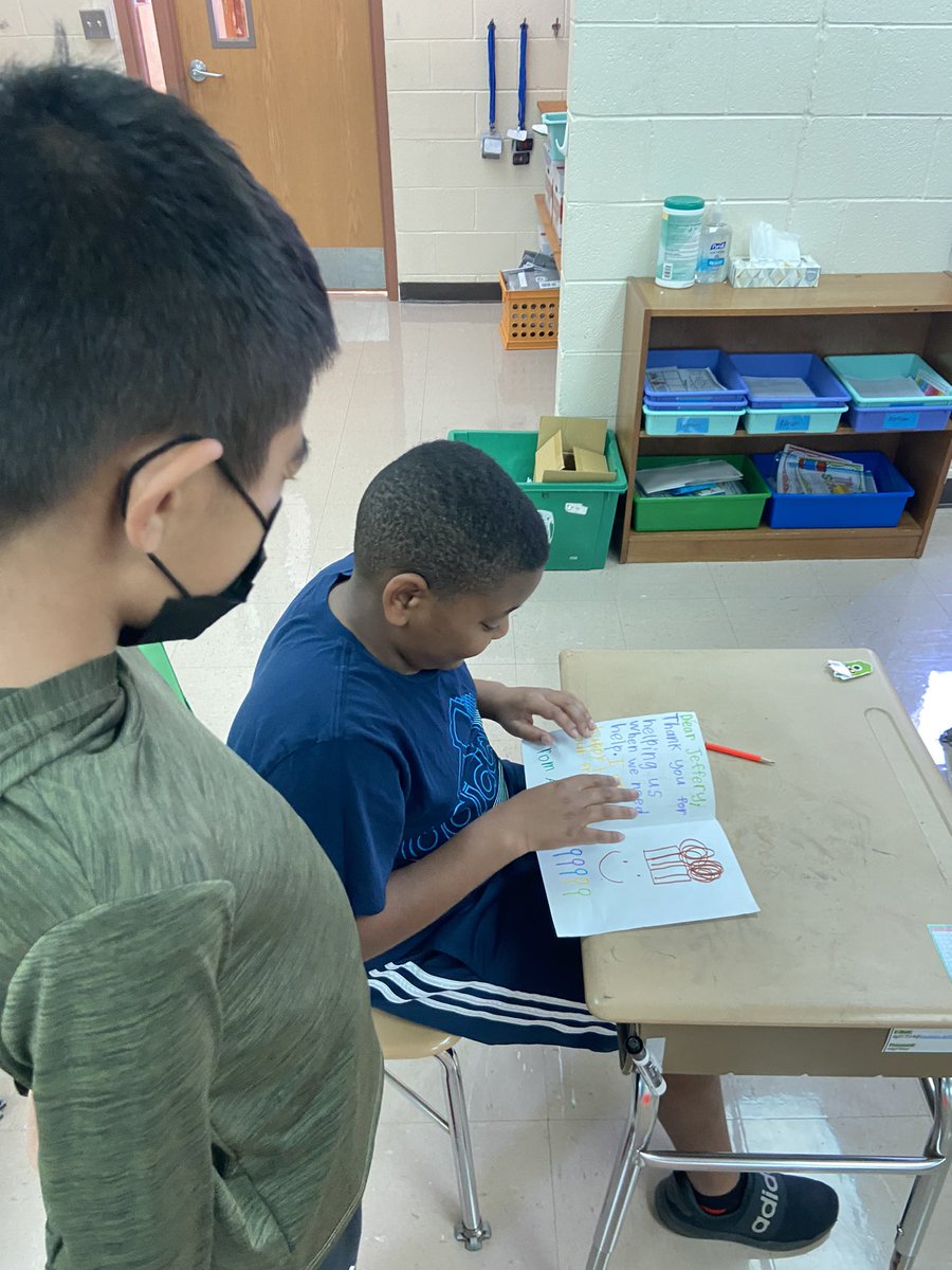 MrsMurphyDG58's tweet photo. We love celebrating birthdays in our classroom by making cards for each other! 😊 #dg58pride @IndianTrailDG58 https://t.co/NYrkwUtaf9