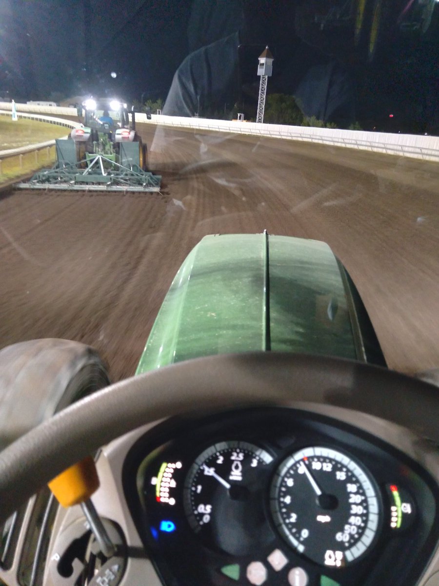 jone_loyd's tweet photo. Pulling some tractor number 2 duty! #tractorgirl #6155R #trackcrew https://t.co/P23xPv0ofQ
