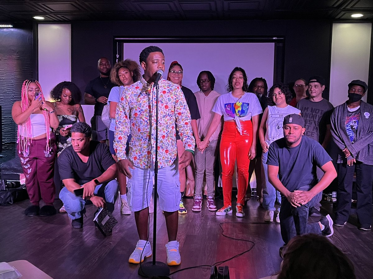 thehoodteacher_'s tweet photo. Thank you so much #OklahomaCity for your continued love and support!
#DopePoetryNight
#IceEventCenter https://t.co/ODXrswb0lf