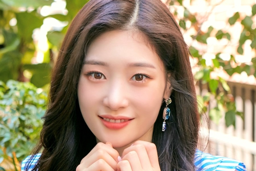 soompi's tweet photo. #DIA's #JungChaeyeon Signs With BH Entertainment
https://t.co/om0VvwCWCc https://t.co/RwjdRuBfwZ