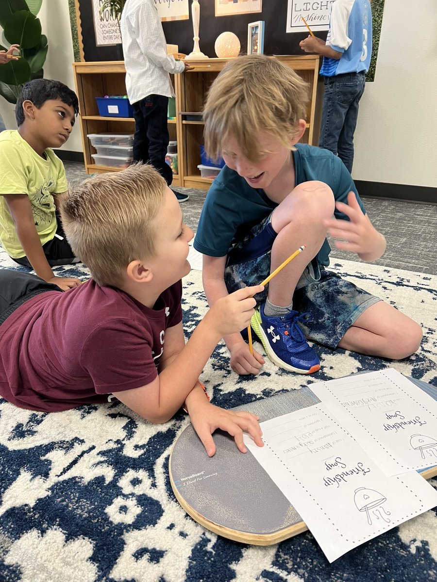 Lisa Jones tweet media