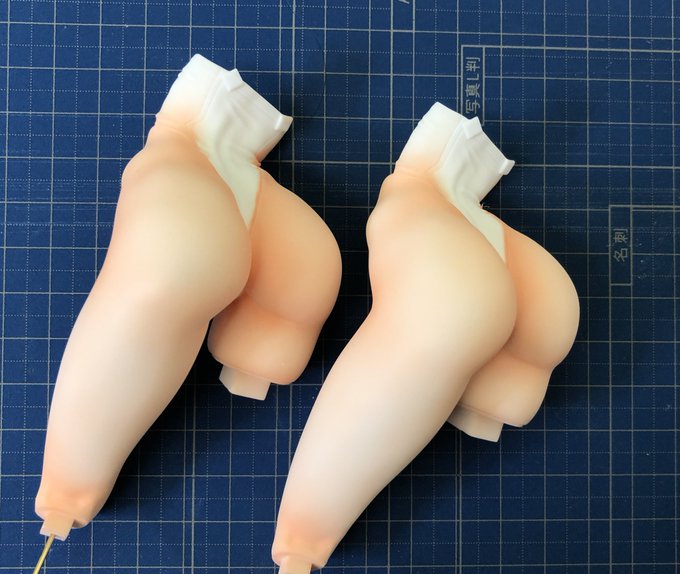 おもむろにSiriを貼る昼 