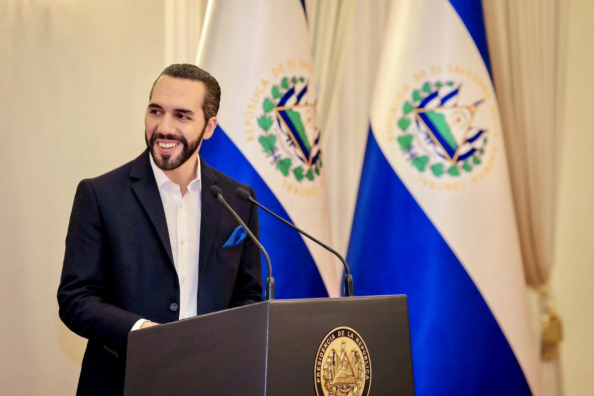 romeoauerbach's tweet photo. Lo que esperabamos la gran mayoría de los salvadoreños 👏👏👏

Presidente @nayibbukele anuncia que se postulará para la REELECCIÓN 🇸🇻 https://t.co/FXUoCqgZsz