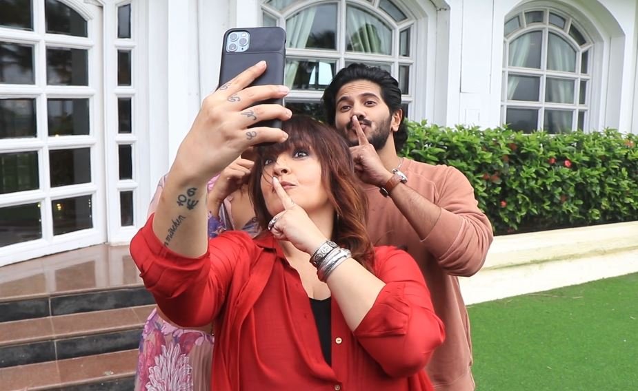 Oneindia's tweet photo. .@dulQuer, Pooja Bhatt, Shreya Dhanwanthary promote ‘Chup’ in Mumbai

#Chup #ChupRevengeOfTheArtist #ChupOn23September #DulquerSalmaan #PoojaBhatt #ShreyaDhanwanthary https://t.co/NoqVojinn0