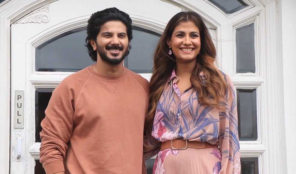Oneindia's tweet photo. .@dulQuer, Pooja Bhatt, Shreya Dhanwanthary promote ‘Chup’ in Mumbai

#Chup #ChupRevengeOfTheArtist #ChupOn23September #DulquerSalmaan #PoojaBhatt #ShreyaDhanwanthary https://t.co/NoqVojinn0