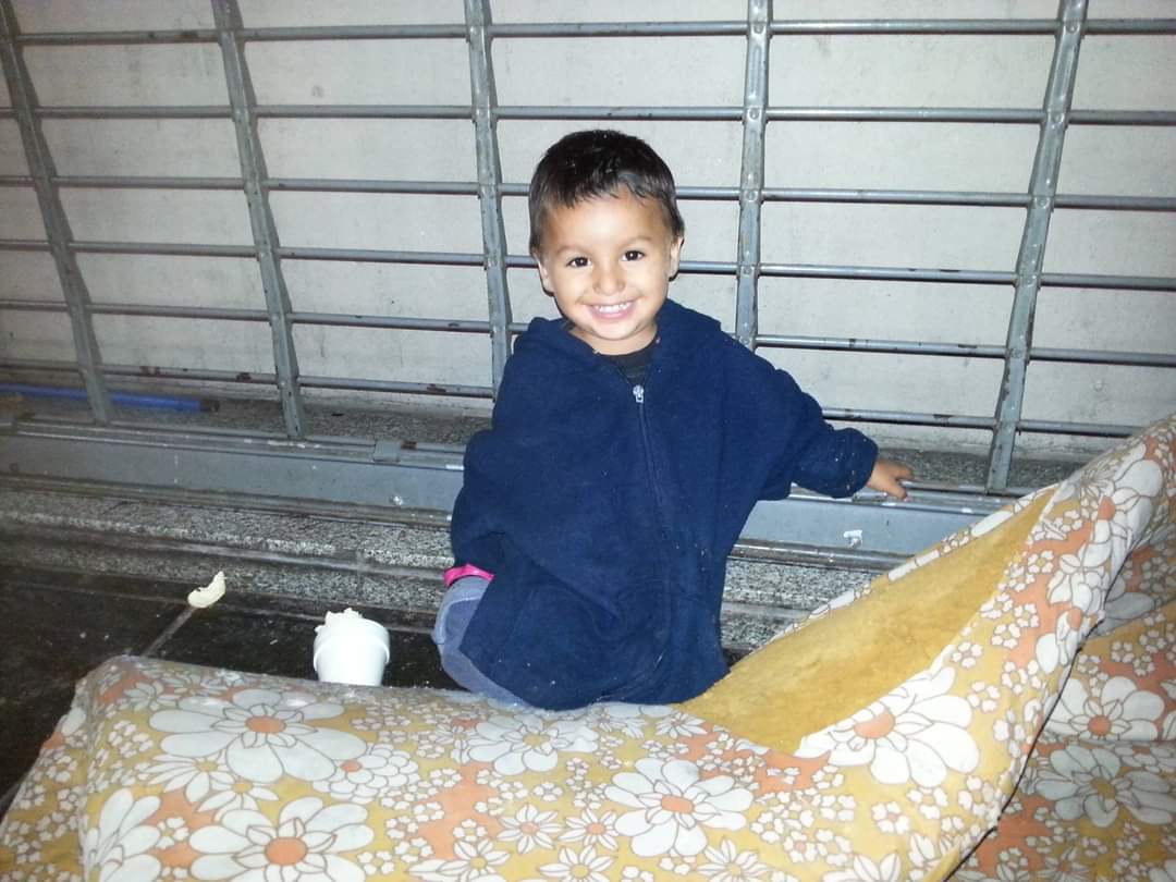 TESTIMONIO EN PRIMERA PERSONA
" Me llamo Lautaro y vivo acá, en la calle "
Su mamá se quedó sin trabajo y no pudo seguir pagando el hotel.
Con frío, con hambre, con sueño...LAUTI SONRÍE
Ayudanos para poder llevarles mañana una comida 🙏🏻

Donación por $ 300
mpago.la/2FaJYvn