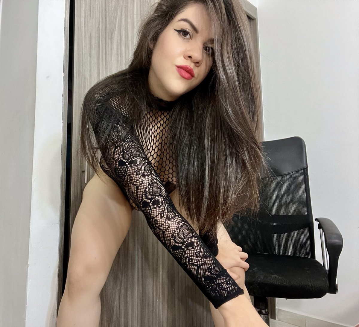 MiaFarrell69's tweet photo. We play? ⁦@camsdotcom⁩ https://t.co/VaYt5aj2Nk