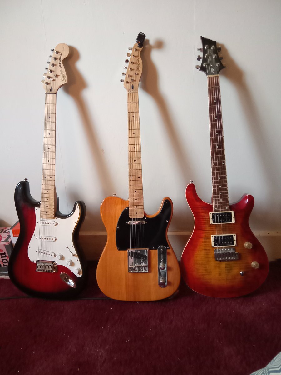 @BikerMike03flhr @muerdekeroyo This is my Squier Standard, And two Harley Bentons,
Tele TE52 and CST24 the other Squier is Stripped and waiting for paint, has Rosewood fretboard on that one, can't decide what colour tho?
Thinking, faded white, mint GRN pickguard? But change my mind too often😆