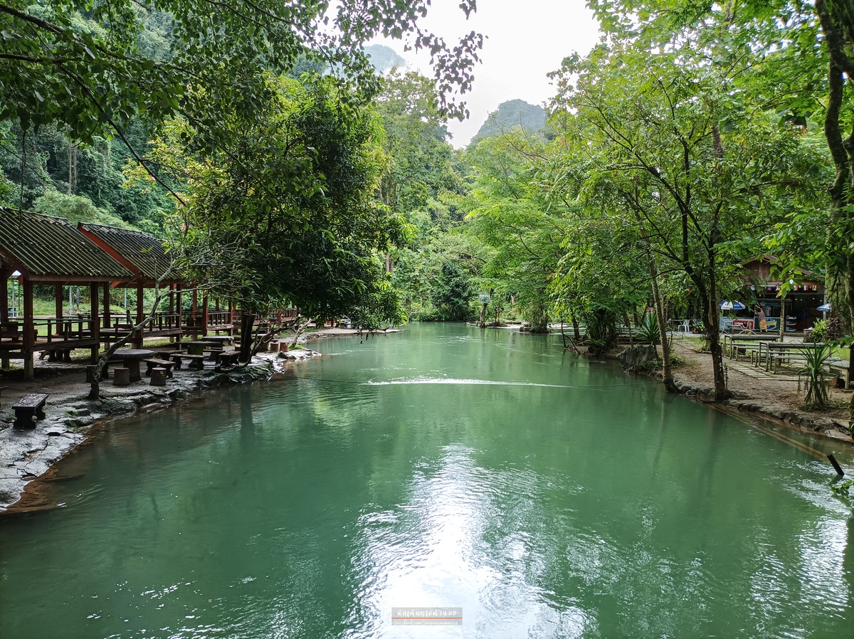 เที่ยว #วังเวียง  #ลาว ด้วยงบ 3 พันนิดๆ 3 วัน 2 คืน เดินทางโดยรถทัวร์ เที่ยวเองได้สบายๆ ธรรมชาติสวยงาม บรรยากาศดี
อ่านรีวิวที่ th.readme.me/p/41913 
โดย นักเดินทางตัวน้อย 
รับส่วนลด 15% เมื่อจองกิจกรรมในไทยและต่างประเทศกับ Klook คลิก > bit.ly/3qr4FNW 
 #เที่ยวธรรมชาติ