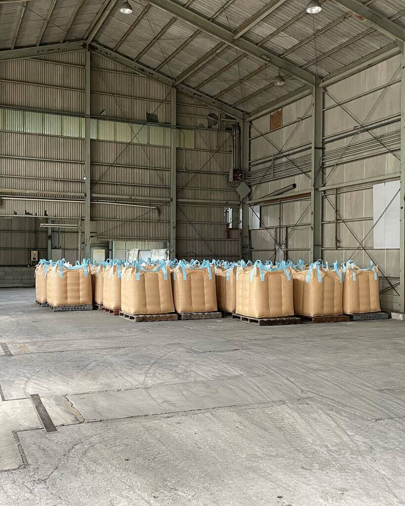 出荷中盤戦！

後何個出荷出来るか？
終わりが見えない😭😭😭

#農業 #稲作 #大豆 #小麦 #お米 #田んぼ #畑 #田舎 #農業機械 #トラクター #コンバイン #ドローン  #無人ヘリ #自動操舵 #クボタ #イセキ #ヤンマー #topcon  #trimble #agribusnavi #gadget #apple大好き