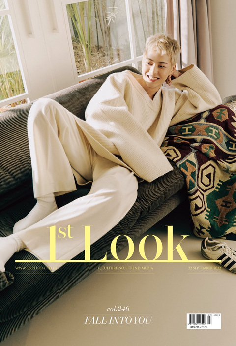 xiuweethome's tweet photo. ⭐️퍼스트룩 Vol.246 시우민 표지 공동구매⭐️

💙발매일 2022.09.27
📅 공구기간 2022-09.16 ~ 09.26 
❗️수량소진시 조기마감 될수있습니다!
◾️소비자가 : 6,900원
◽️10%공구가 : 6,210원
•2만원 이상 구매시 배송비 무료
📎https://t.co/xwMkmMqNzJ
#시우민 #김민석 #민석 #XIUMIN
#シウミン #MINSEOK https://t.co/qjD6w1iC7s