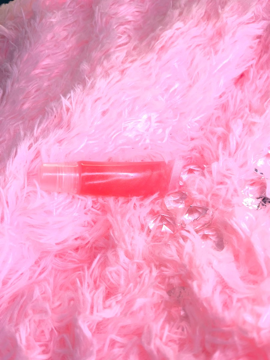 premium_ruby's tweet photo. Vegan Vixens STAND UP! This one’s for you🌸

Our options include the Golden Goddess Gloss, 420 Dreams Gloss, and the Pink Passion Gloss

#vegangloss #handmadeglosses #lipgloss #lipglosstubes #crueltyfreebeauty #crueltyfreecosmetics #organicgloss #lightgloss #glutenfreegloss https://t.co/gi76IN4b7K