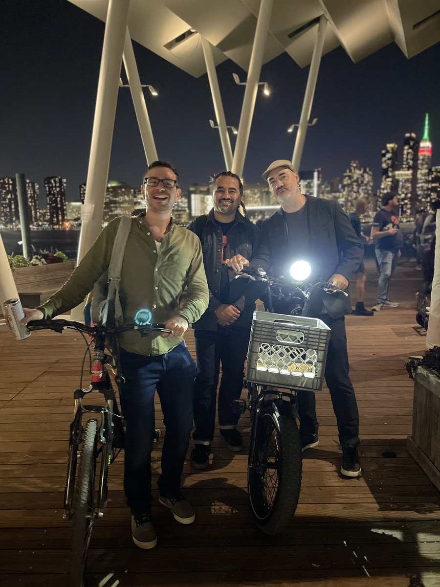 KathyParkPrice's tweet photo. The AMAZING @TransAlt Brooklyn Activist Committee leadership right here right now! @bdhowald @SafeStreetsSam @jiserra @hemolo!
Thank you for serving #TABK, @sunflr85 and @bblytherss! https://t.co/SeoJixoVE7