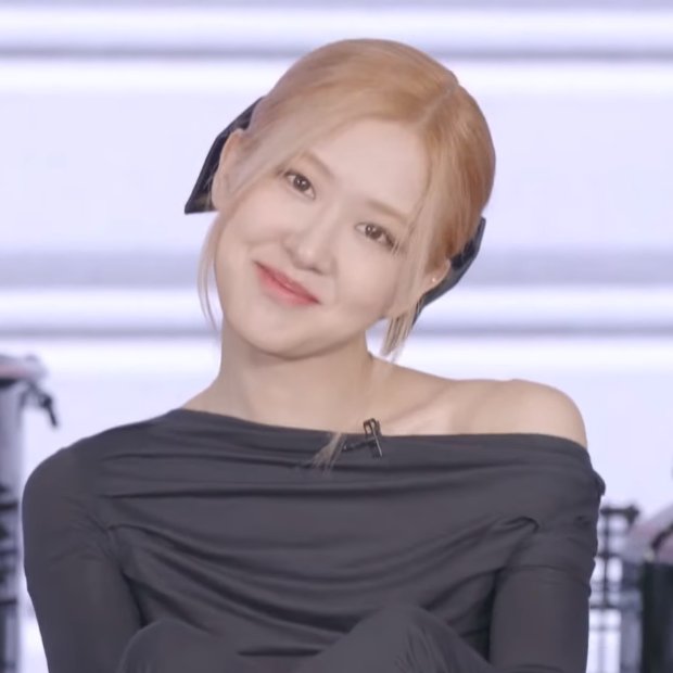 Lolettexsoo's tweet photo. se siente como si fuera la primera vez que las veo BLACKPINK SHUT IT DOWN
#블랙핑크_셧다운_컴백셔터올림
#PINKVENOM #SHUTDOWN
#BORNPINK #BLACKPINK https://t.co/w2P1GJnRJA