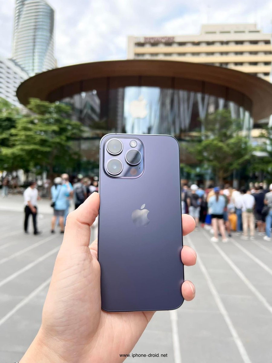 IamAon's tweet photo. วันศุกร์สีม่วง #iPhone14ProMax #AppleStore #AppleStoreCentralWorld https://t.co/gILiApmmqL