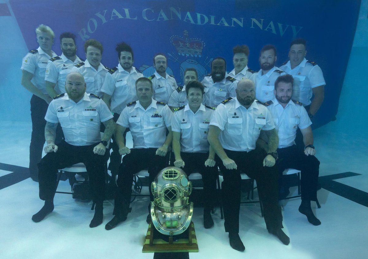 This has to be the most impressive class shot ever <a href="/RoyalCanNavy/">Royal Canadian Navy</a> Fleet Diving Unit

That said, their socks could use some polish if they aren't gonna wear shoes😂