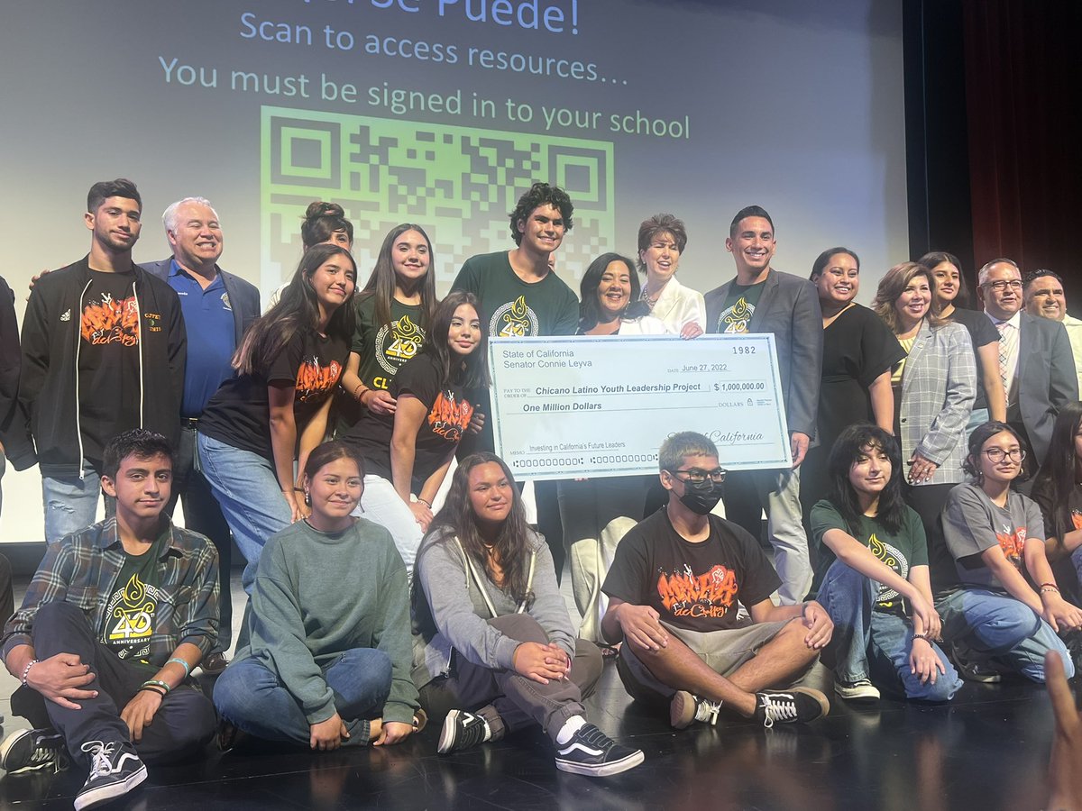 ChaffeyHSTigers's tweet photo. Awesome Si Se Puede event this afternoon! Thank you Senator Leyva for your support of the Chicano Latino Youth Leadership Project!! https://t.co/k7sGvLqLIV