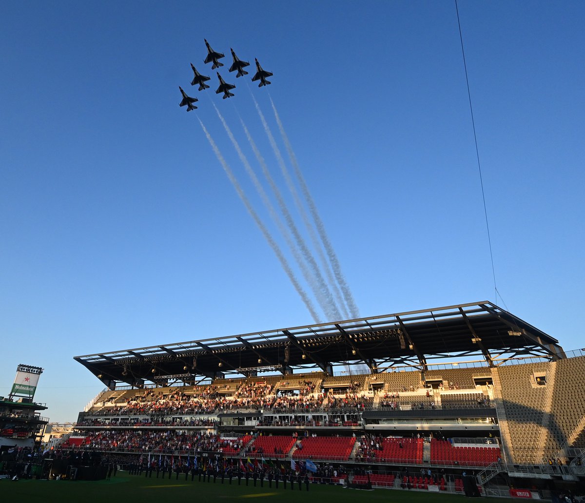 GenCQBrownJr's tweet photo. We appreciate the support of Americans across the country &amp; all who joined us at @AudiField to help commemorate the @USAirForce’s 75th anniversary &amp; celebrate #AFHeritage – made even more special thanks to the @AFThunderbirds, @USAFBand, &amp; @andygrammer. #AF75 https://t.co/6EyU0PLL5A