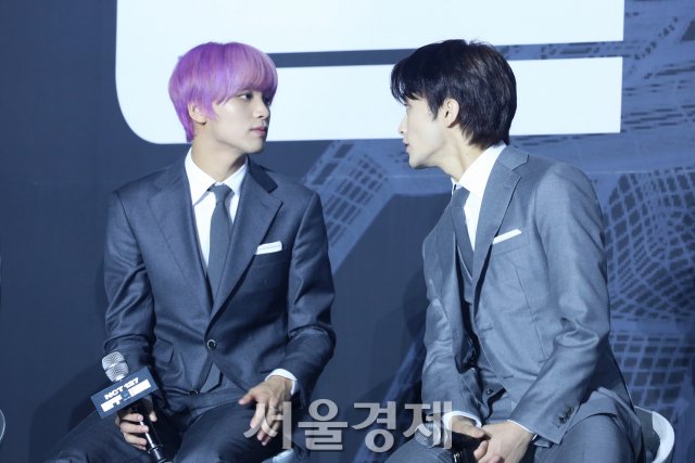 idreamedrps's tweet photo. 시작됐다 
묭~.... 므응~..... 하는 눈빛 https://t.co/7oP4gXNdLO