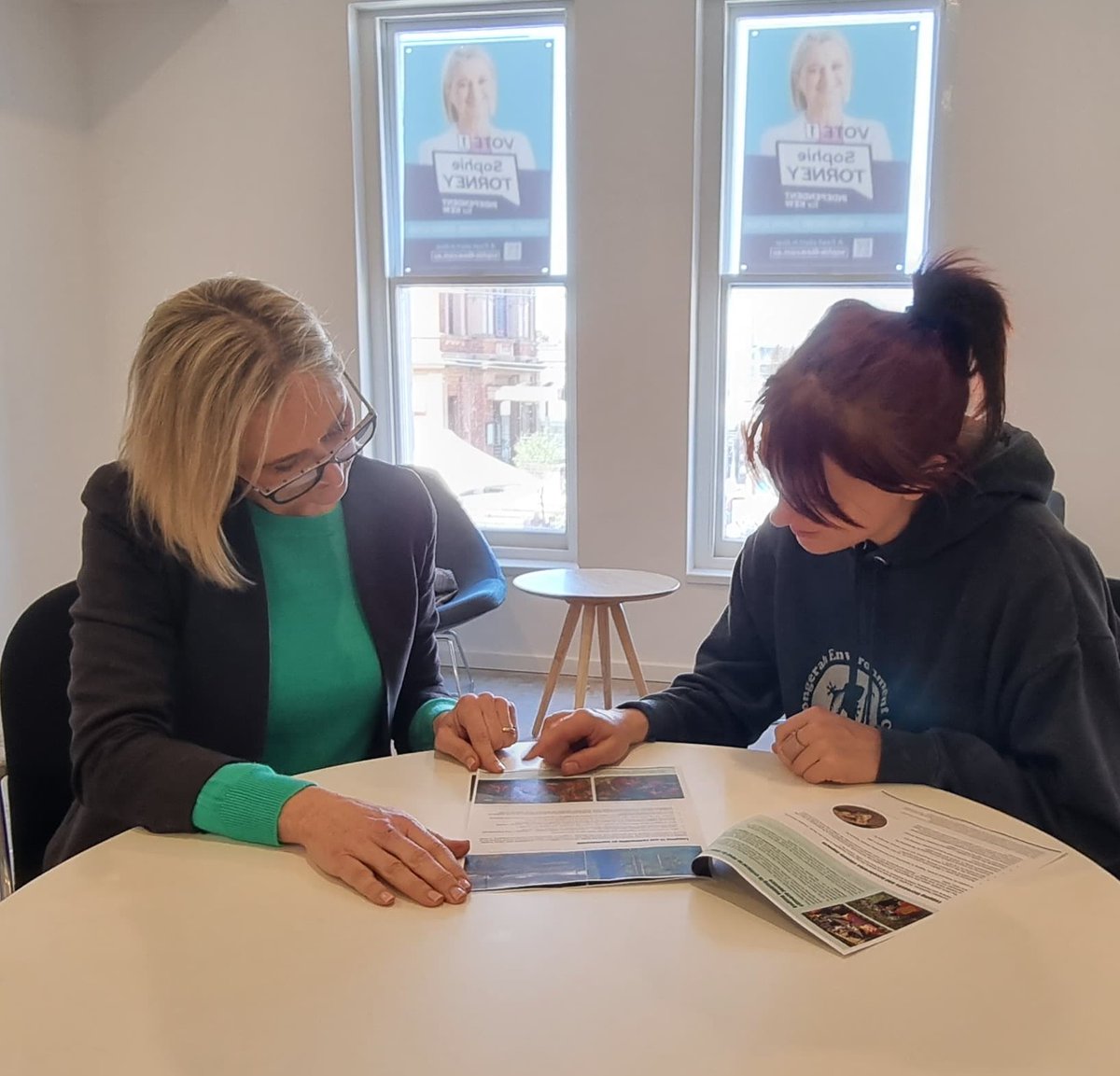 Sophie__Torney's tweet photo. I met with Chris from @alliance_forest to discuss native forest logging.

Logging native forests increases the risk of severe bushfires, endangers wildlife &amp; will cost our economy $192 million by 2030.

We must follow the science &amp; end native forest logging. #SpringSt #Sophie4Kew https://t.co/8DYNdnqOKM