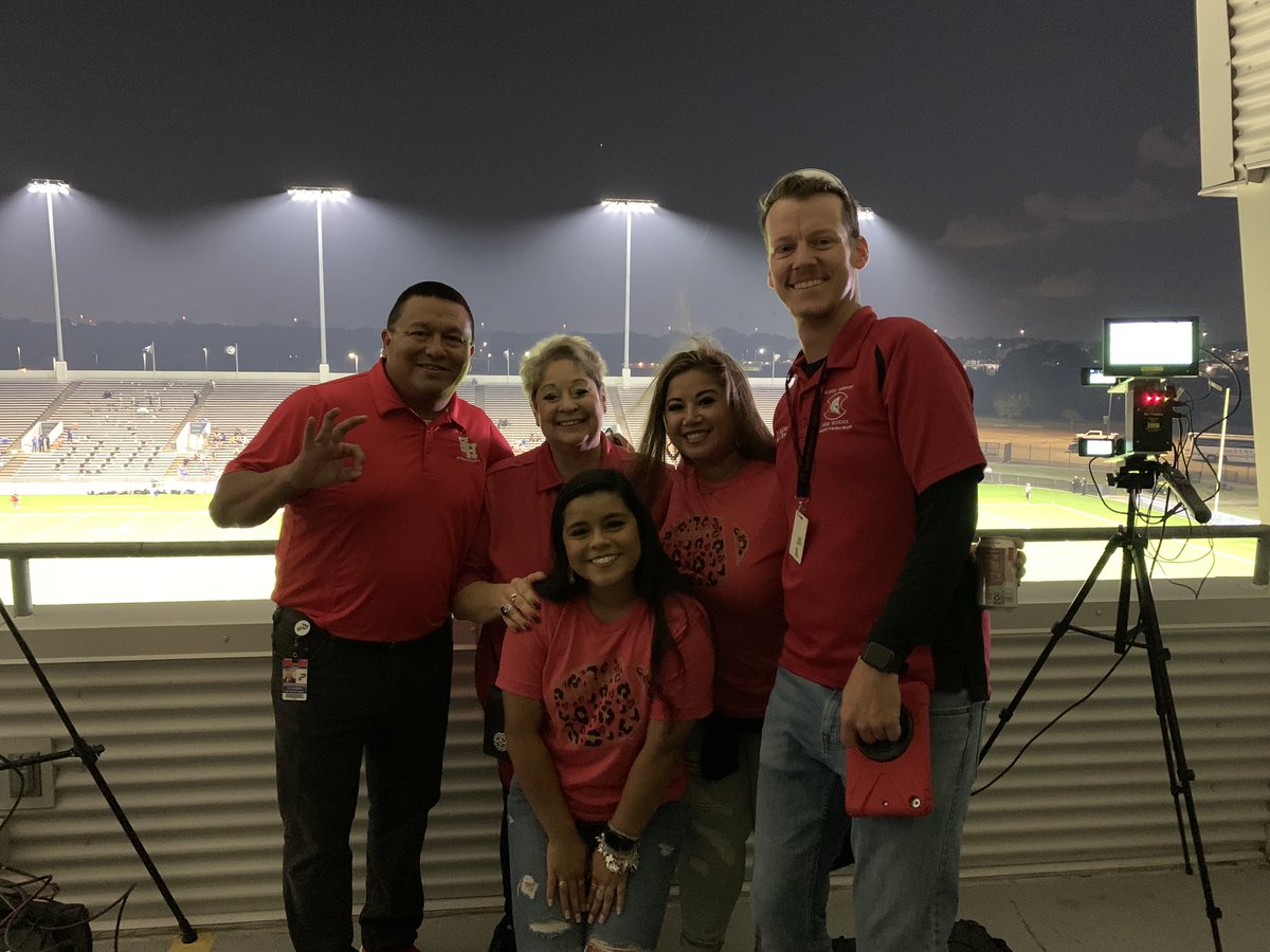 jsaavedra1775's tweet photo. Great halftime show as always by the @SHHSTrojans @shhstrojanband and @SoHoJannettes #HalftimeIsGameTime @SHHSFineArts @FineArtsinPISD @PasadenaISD_TX https://t.co/og3TDQdOsh